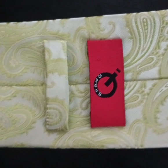 Green brand q tie - Picture 2 of 2